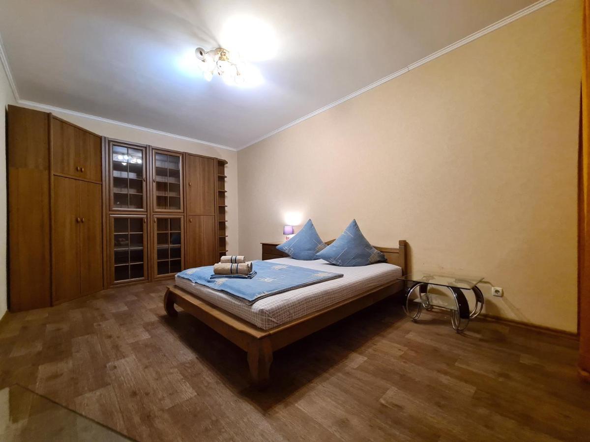 1-Room Luxury Apartment On Sobornyi Avenue 170-V, By Grandhome Zaporizhia Kültér fotó
