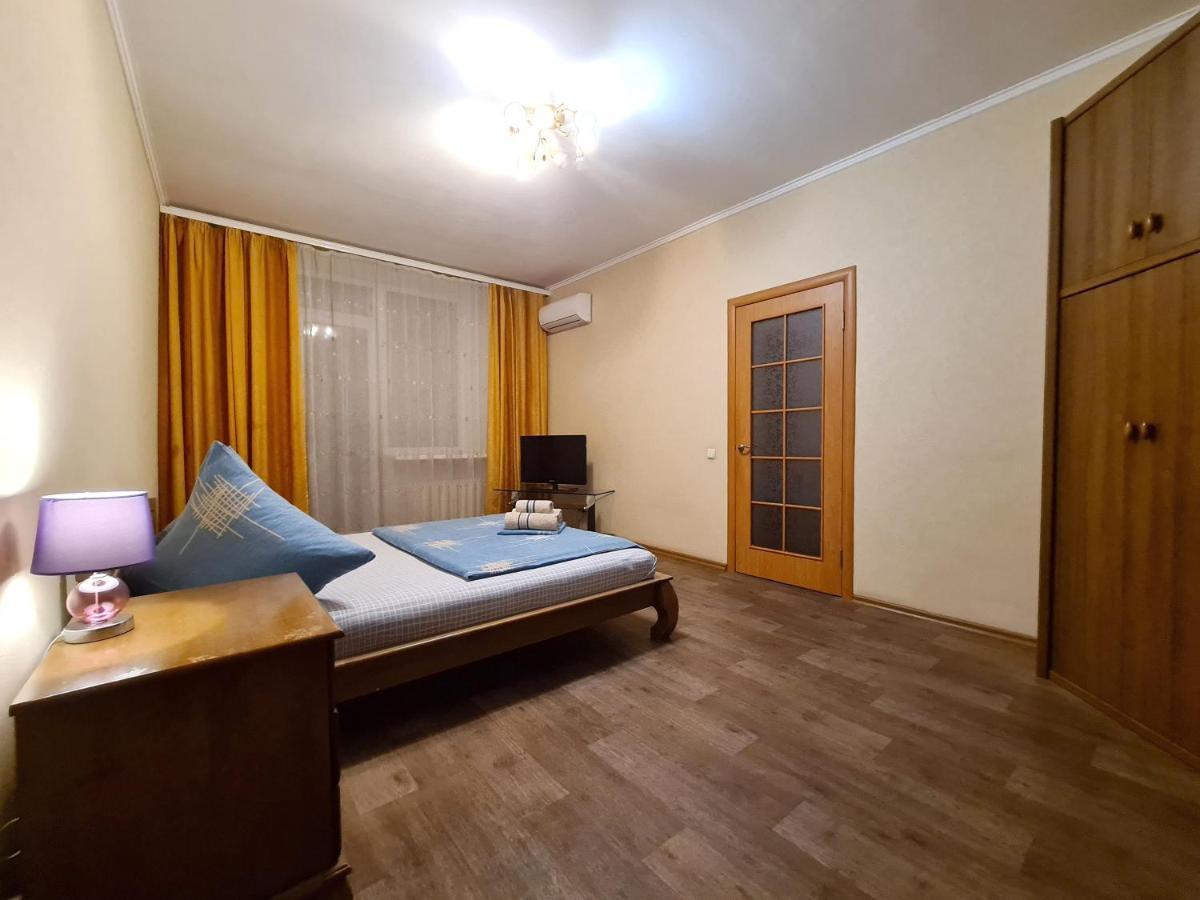 1-Room Luxury Apartment On Sobornyi Avenue 170-V, By Grandhome Zaporizhia Kültér fotó